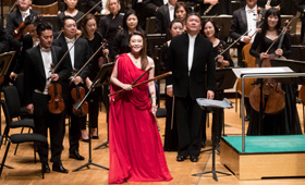 Tang Junqiao, a renowned player of bamboo flute, HK Phil’s Principal Guest Conductor, Yu Long and the HK Phil received a warm round of applause from the crowd.
