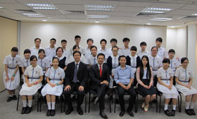 Mr. Derek Chung (4th from left, front row), Assistant General Manager of the Bank, took a photo with participated teachers and students. 