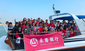 CMB Wing Lung Volunteer Team and students were ready for the boat trip to visit the dolphins.