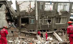 Numerous homes were destroyed by the earthquake. (Photo extracted from newswire)