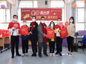 The beneficiaries were happy to receive the CNY food packs.